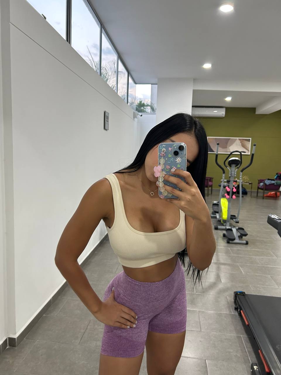 Short Morado